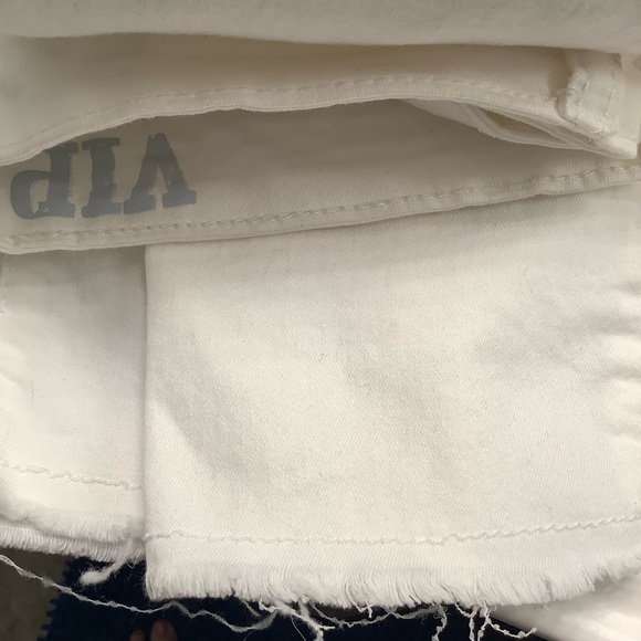 VIP Jeans Womens 3/4 White Destroyed Raw Hem Jeans - Picture 10 of 10